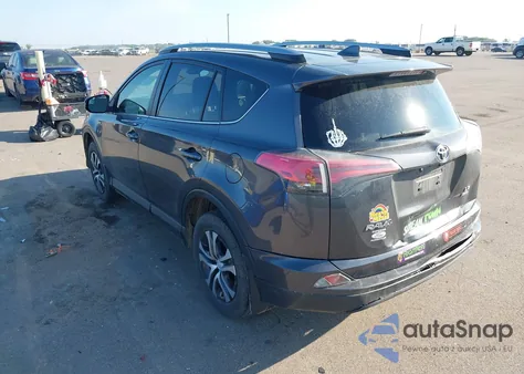 2017 Toyota Rav4 Le z USA, uszkodzony, nr VIN JTMBFREV3HJ144115